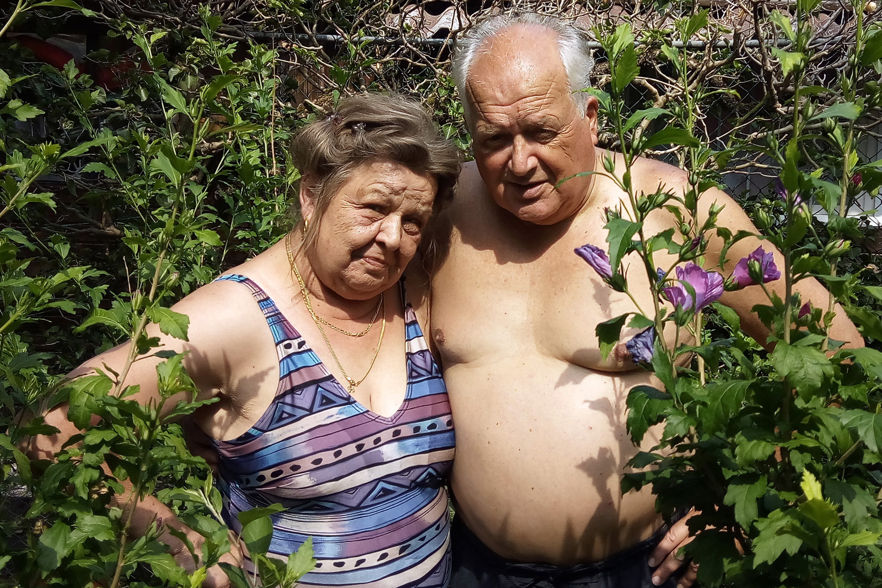 Mama und Papa im Garten